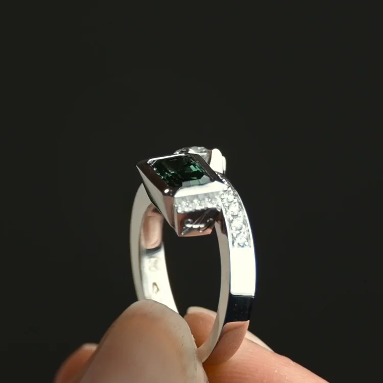 handgemaakt-juweel-emerald Handgemaakt juweel met emerald